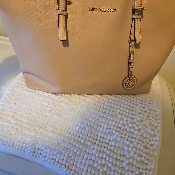 Michael Kors Pink Tote - Picture 1 of 16